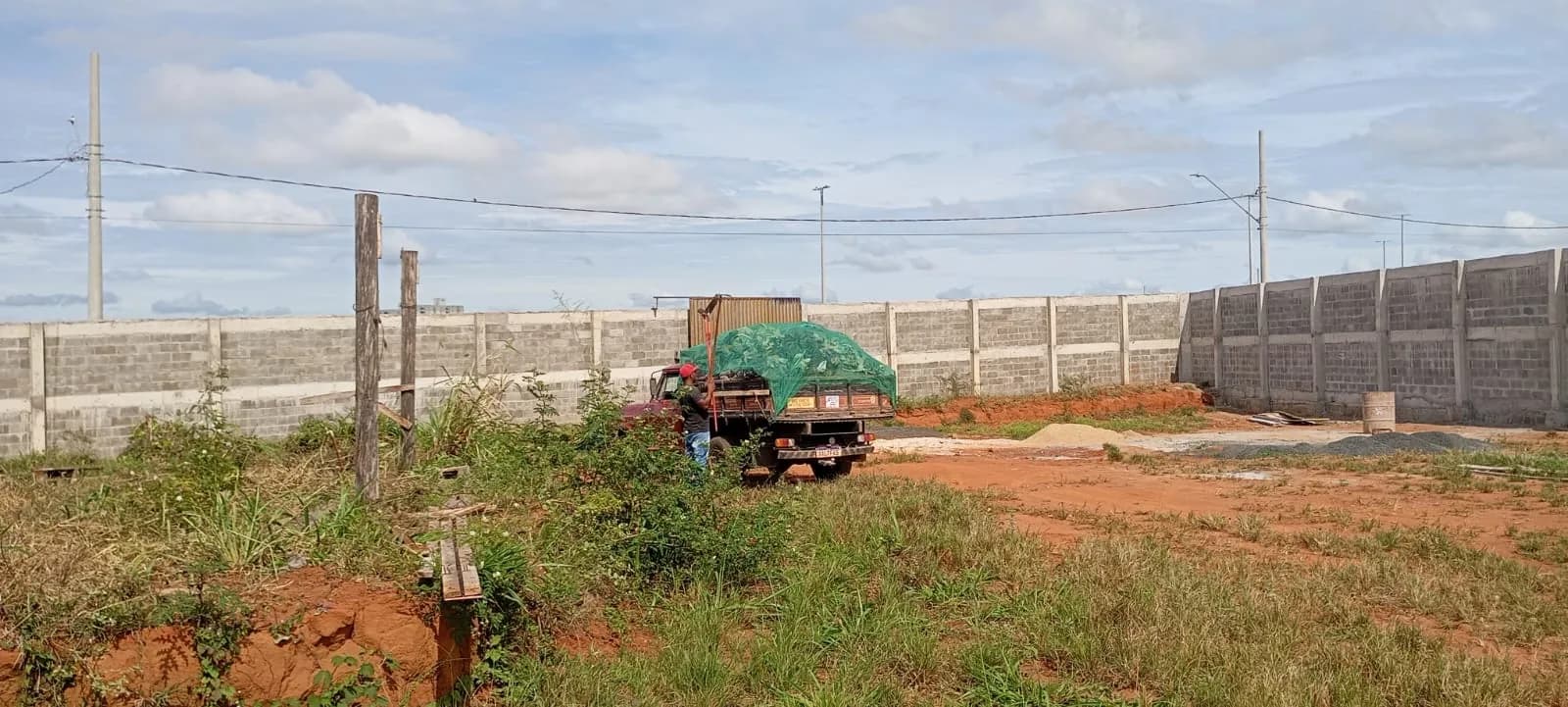 Execução de muro — Canil ONG Casa Mundo Animal — registro 49 da execução